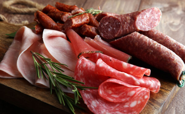 Secteur agroalimentaire : vers une réduction des nitrites dans les aliments ?