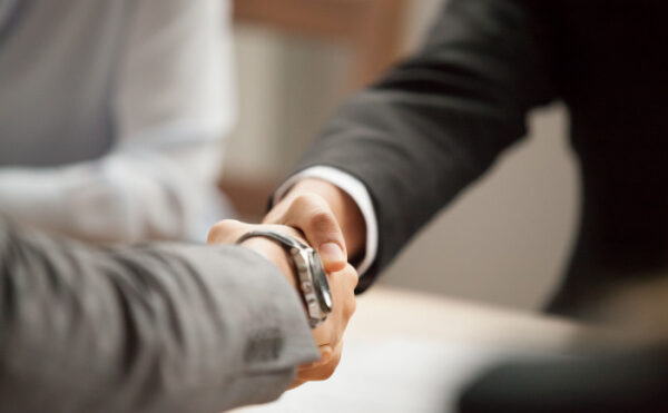 Pacte Dutreil : c’est quoi une « activité commerciale » ?