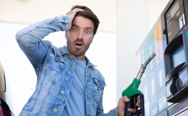 Pompe à essence automatique : un minimum de provision sur le compte bancaire ?