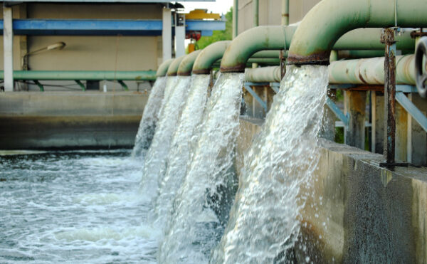 Industrie : des limitations pour le puisage d’eau potable