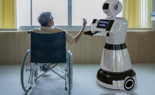 Multiplication des robots humanoïdes dans les EHPAD : à réglementer ?