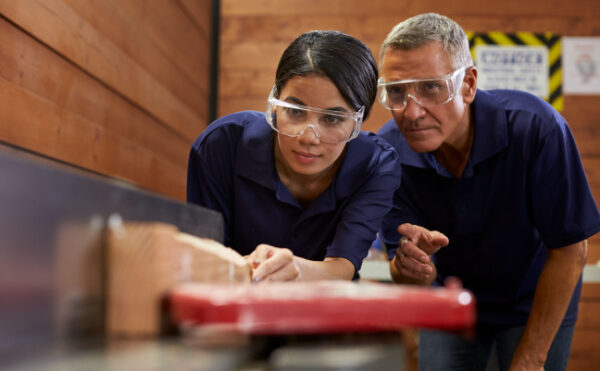 Aide à l’embauche : reconduction de l’aide exceptionnelle à l’alternance en 2024 !