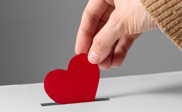 Réduction d’impôt pour dons : sociétés = associations ?