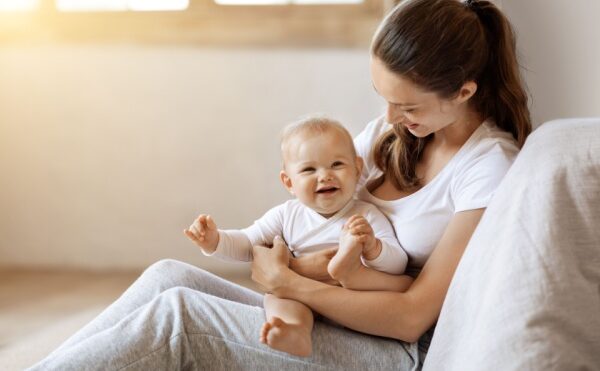 Congé maternité : toute prestation de travail doit être suspendue !