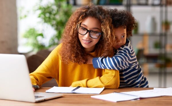 Congé parental d’éducation : un délai à respecter ?