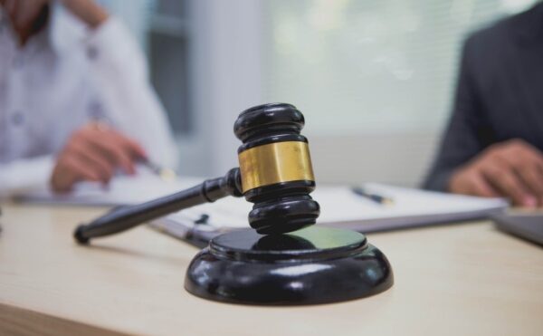 Avocat : vers qui se tourner en cas de désaccord sur la convention d’honoraire ?