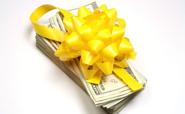 Dons de sommes d'argent : pas d'impôt = pas de déclaration ?