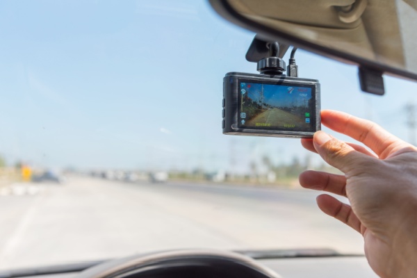 Véhicule d'entreprise, dashcam... et surveillance de l' employeur ?