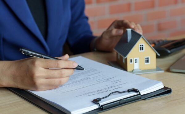 Agent immobilier : signature du mandat facultative ?