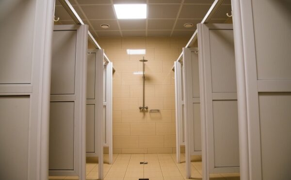 Mines et carrières et mise à disposition obligatoire de douches : pour qui et comment ?