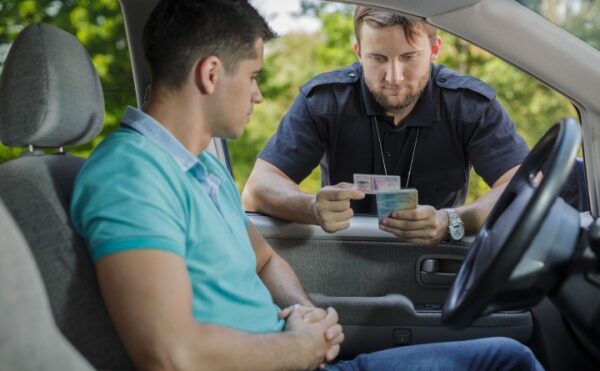 Perte du permis de conduire du salarié itinérant : licenciement automatique ?