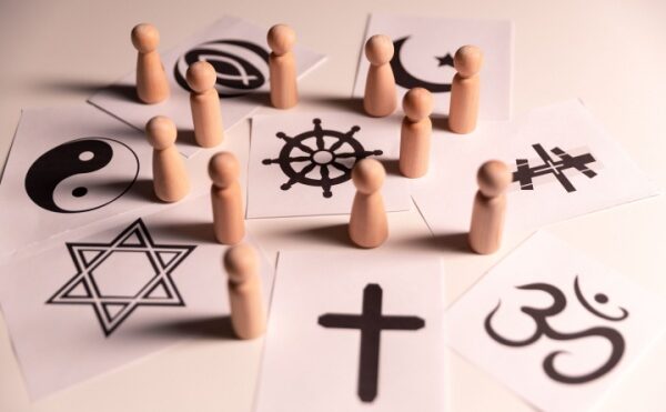 Faits religieux dans l’entreprise : des guides pratiques disponibles !