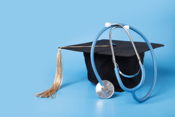 L’absence d’un diplôme peut-elle justifier un licenciement pour faute grave ?
