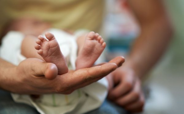 Congé supplémentaire de naissance : bientôt effectif ?