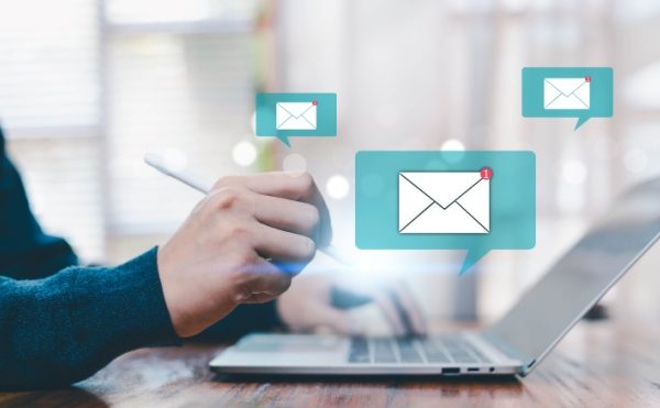 Transfert de mails sensibles : faute grave ?