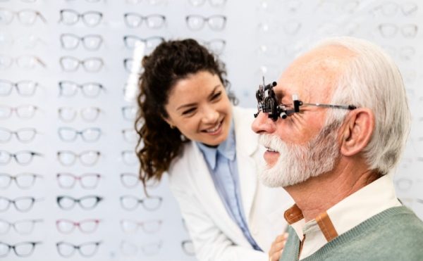 Opticien-lunetier : intervention possible dans les Ehpad