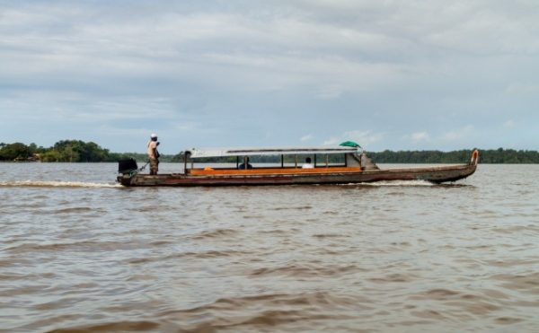 Guyane : une aide pour le transport en pirogue
