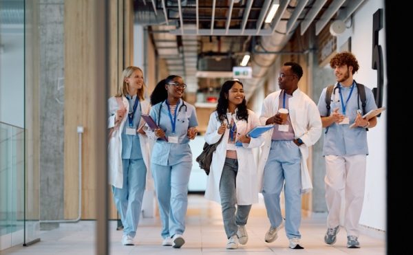 Médecins : comment obtenir un droit d’exercice complémentaire ?