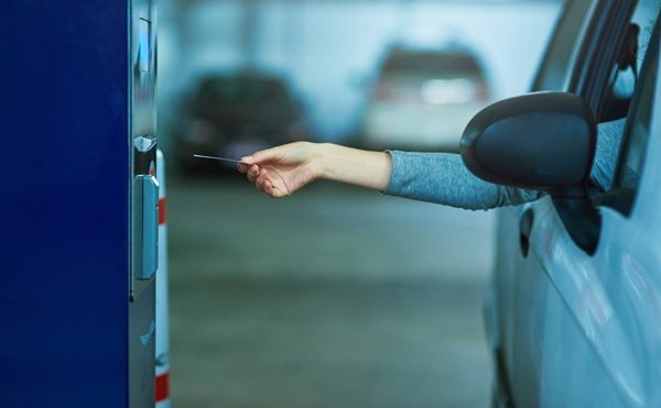 Facturation électronique : quel sort pour les tickets de parking et de péage ?