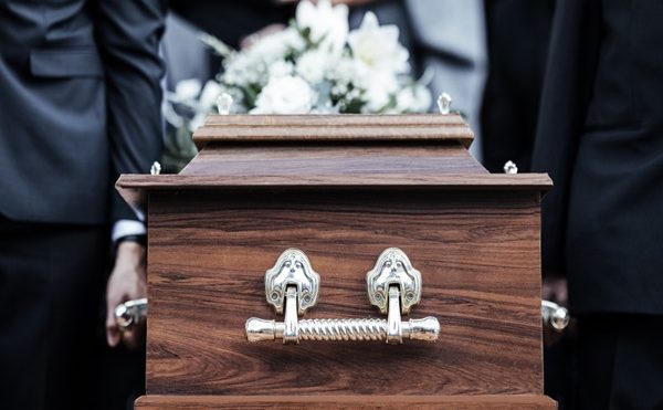 Entreprises funéraires : une information obligatoire des familles revisitée